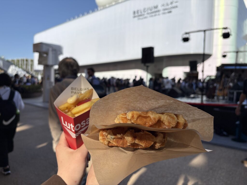 ベルギー館。
ポテト　ワッフル