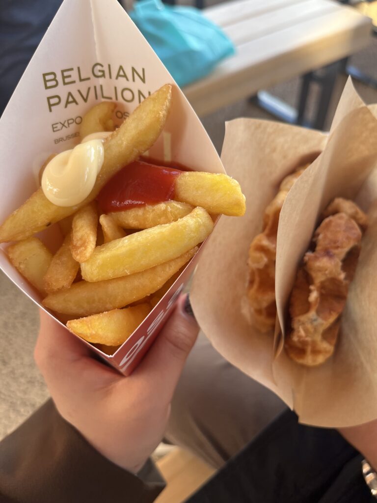 ベルギー館。
ポテト　ワッフル
