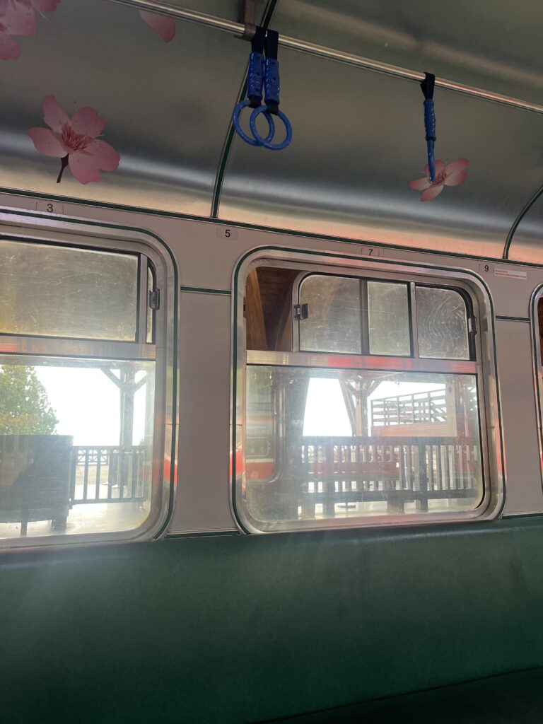 電車の車内