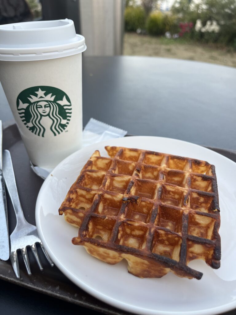 コーヒーとワッフル